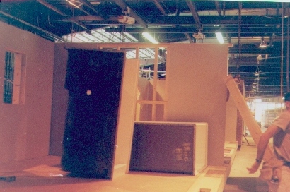 walls.jpg (77982 bytes)